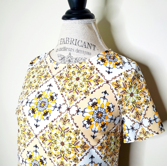 Lulu's | Dandy Lion Yellow Print Shift Dress XS - Picture 6 of 16